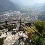 praktisch jedes Haus besitzt eine Terrasse mit einer atemberaubender Aussicht