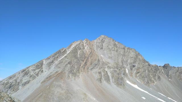 mit seinen 3411 m ist der Piz Linard die höchste Erhebung des Unterengadins und sicherlich auch die auffälligste