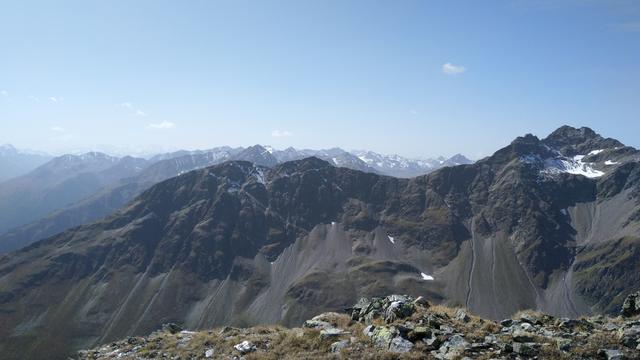 über das Val Sagliains erheben sich Piz Chastè und Piz Murtera