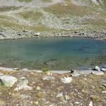 beim kristallklaren blauen Bergsee Lai Glims