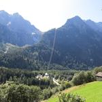 Blick auf die Talstation der Seilbahn die zum Albigna Stausee hinaufführt