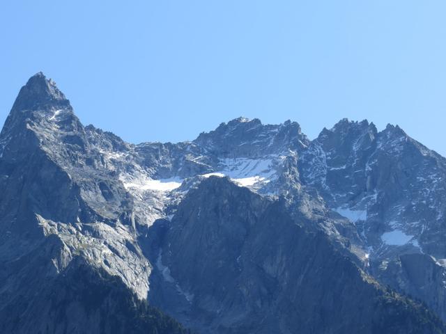 Cima dal Largh mit Furcela dal Bacun herangezoomt