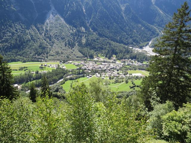 hervorragender Ausblick auf das unten im Tal gelegene Vicosoprano mit seinem sehenswerten geschlossenen Ortskern