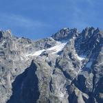 überwältigende Aussichten hinab ins Tal und hinüber zu den imposanten Granitbergen