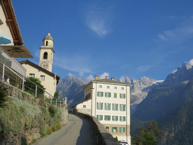 mit dem Postauto verlassen wir Soglio und werfen noch ein letzter Blick zurück