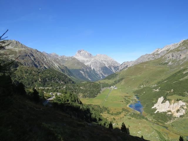 die Aussicht hinunter in das Val d'Alvra ist wunderschön