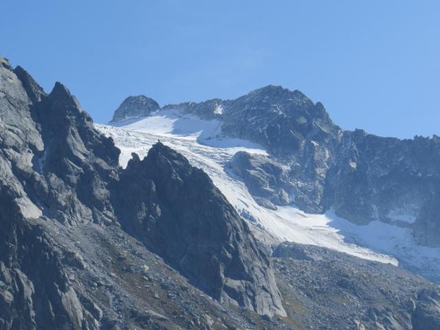 weiter hinten der Gletscher Castel Nord mit Castel und Cima di Castello