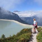 auf diesem traumhaft schönen Hüttenweg, muss man! immer wieder stehen bleiben und die Aussicht geniessen