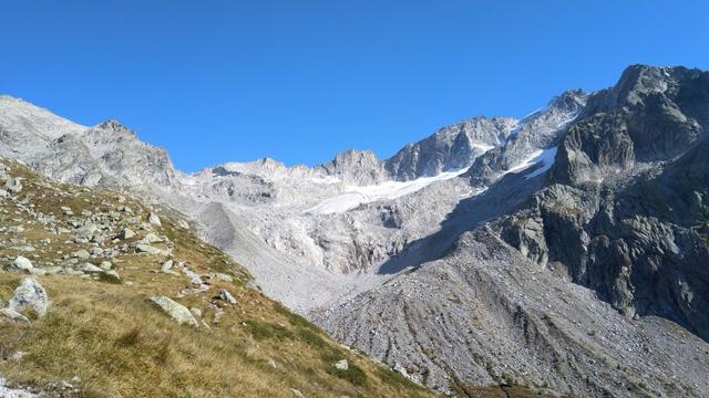 Blick zum Cantun Gletscher und zur Cima dal Cantun