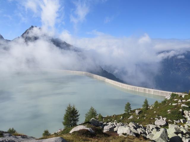 Blick auf die Albigna Staumauer