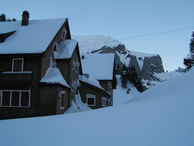 Berggasthaus Bollenwees, rechts im Hintergrund die Bogartenlücke