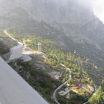 Blick hinunter zur Bergstation der Seilbahn