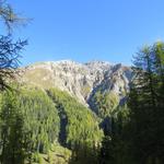 auf der anderen Talseite erkennen wir den Munt Blais/Spih d'Esan