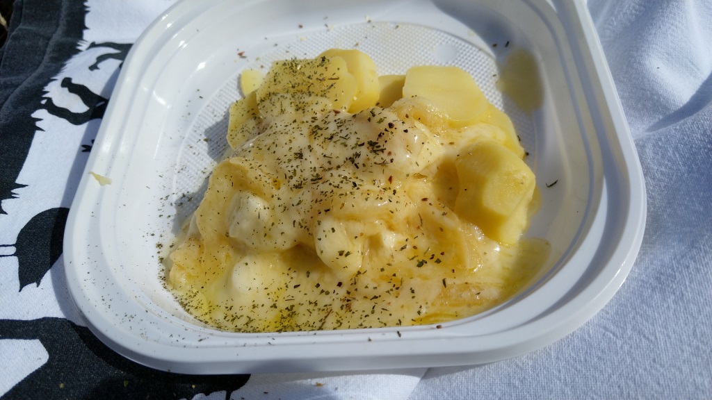 da es eine kurze Wanderung ist, hatten wir uns dazu entschlossen ein feines Raclette zu Essen