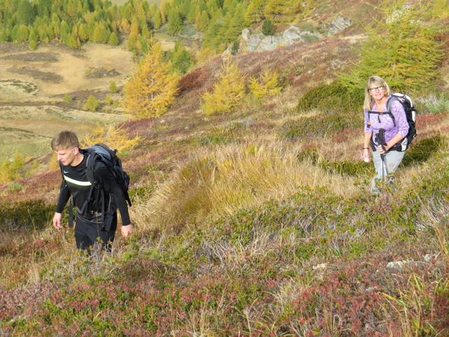 Alessandro und meine Maus geniessen das Wandern und die Aussicht