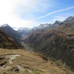 Blick in das Val Fedoz. Rechts der Piz da la Margna. Am Talende der Fedoz Gletscher