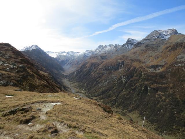 Blick in das Val Fedoz. Rechts der Piz da la Margna. Am Talende der Fedoz Gletscher