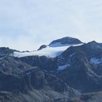 links der Il Chapütschin mit Gletscher dahinter liegt die Coaz Hütte, die wir besucht haben