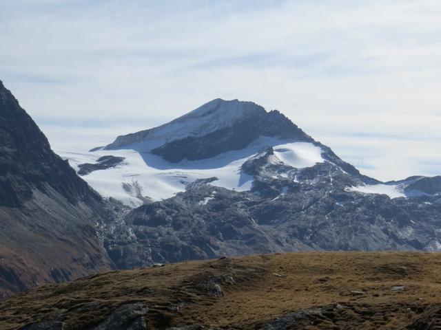 am Talende des Val Fex mit dem Piz Glüschaint und Tremoggia Gletscher. Grenze zu Italien