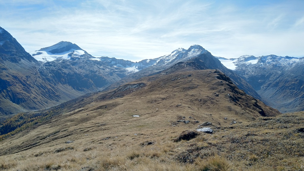wir geniessen während dem Abstieg ein sehr schönes Panorama