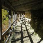 Schutzbauten schützen die Wanderer vom Steinschlag