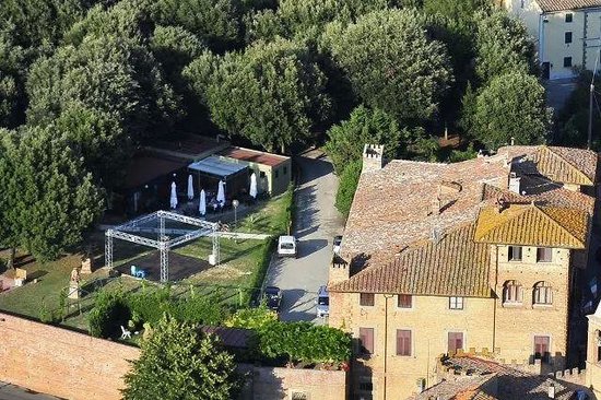 in Palaia im Ristorante Villa del Borgo geniessen wir danach das Nachtessen