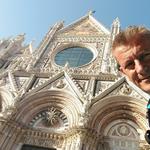 Erinnerungsfoto aufgenommen vor dem Dom