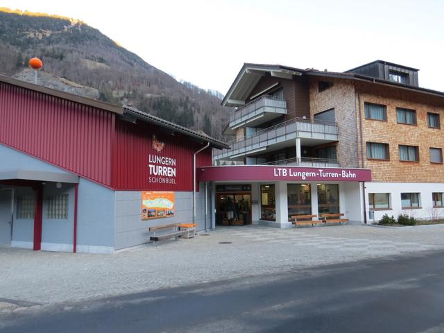bei der Talstation der Seilbahn die uns hinauf nach Turren führen wird