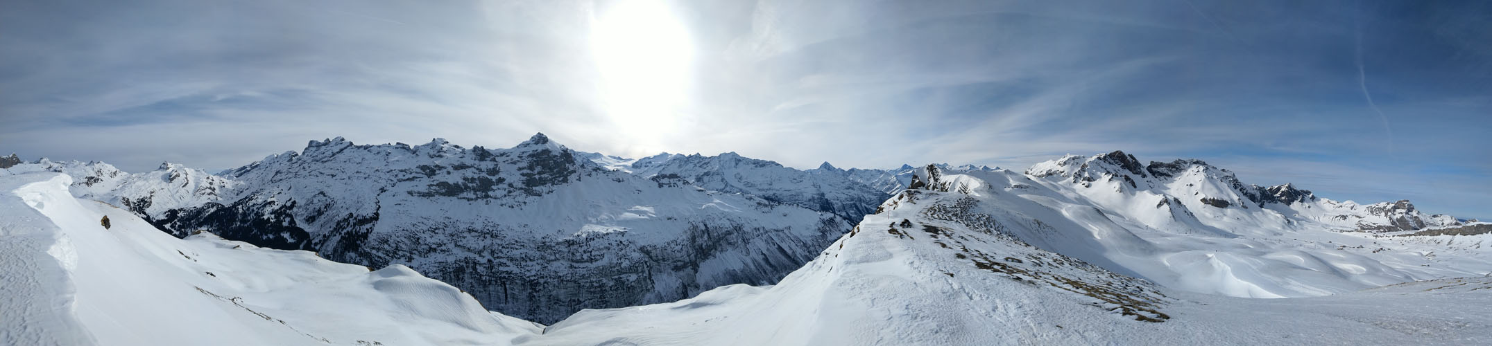 sehr schönes Breitbildfoto mit Blick ins Gental. Bei Breitbildfotos immer noch auf Vollgrösse klicken