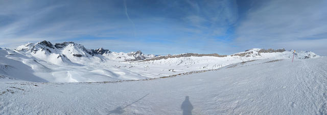 sehr schönes Breitbildfoto mit Blick Richtung Melchsee-Frutt