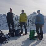 oben beim Gipfelkreuz Gumm angekommen 2141 m.ü.M. legen wir eine Pause ein