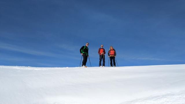 immer wieder bleiben wir stehen und bestaunen die sehr schöne Aussicht