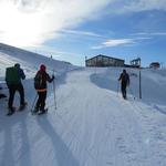 wir gelangen zum höchsten Punkt unserer Tour: die Bergstation des Bonistock‑Sessellifts auf 2169 m.ü.M.