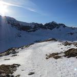 die Sonne senkt sich langsam, aber sicher hinter den Bergen