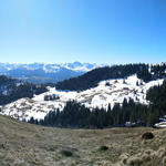 sehr schönes Breitbildfoto mit Blick in die Berge. Bei Breitbildfotos immer noch auf Vollgrösse klicken