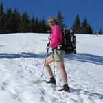 überrascht bleiben wir stehen – so viel Schnee hätten wir hier oben nicht mehr erwartet