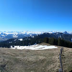 sehr schönes Breitbildfoto mit Blick in die Glarner- Schwyzer- und Urner Alpen
