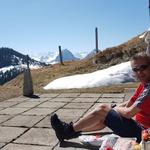 hier gönnen wir uns unsere wohlverdiente Mittagspause und lassen die wunderbare Aussicht auf uns wirken