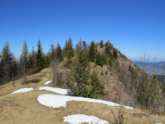 nach unserer Mittagspause brechen wir auf und nehmen den Weg zum nächsten Gipfel in Angriff