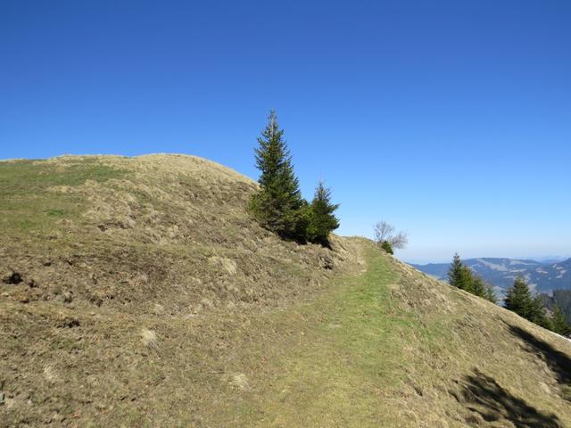 ......hinab zu Punkt 1360 m.ü.M.