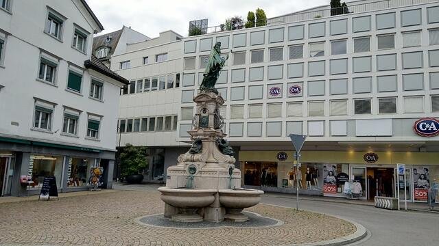 beim Pilgerbrunnen in Rorschach beginnt unser neues Abenteuer