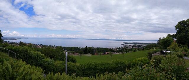 oberhalb von Rorschach blicken wir auf den Bodensee