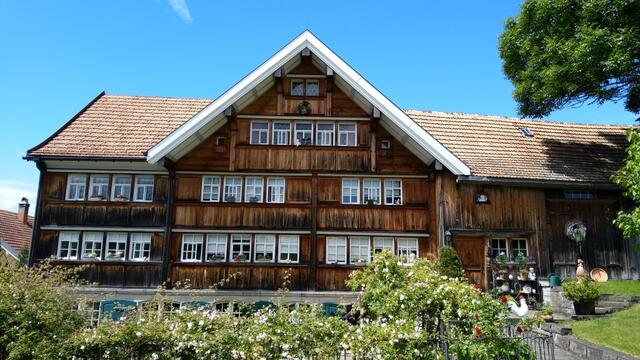 schönes Appenzellerhaus