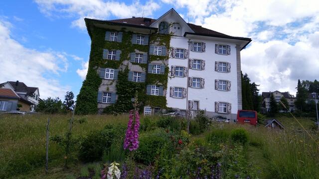 sehr schönes Haus am Dorfrand von Trogen