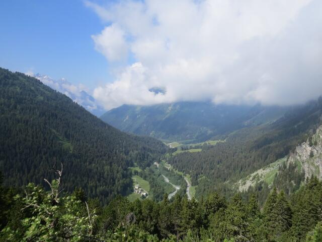 vom Turm des Schlosses geniessen wir eine traumhafte Aussicht auf das Val Bregaglia