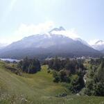 schönes Breitbildfoto aufgenommen bei Pila mit Blick ins Val Forno mit Piz Margna, Monte del Forno und Cima da Murtaira