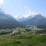 Blick auf Maloja und ins Val Forno mit Piz Margna, Monte del Forno und Cima da Murtaira