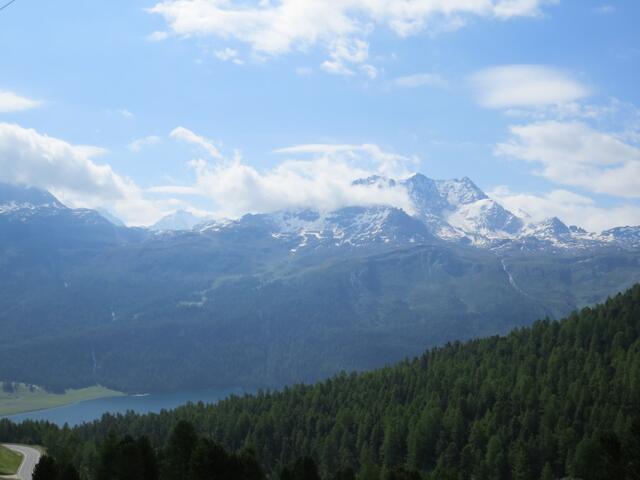 der abwechslungsreiche Weg, auf dem sich die Ausblicke fortlaufend verändern...