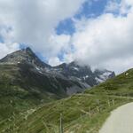 rechts von uns der Piz Albana und der Piz Julier