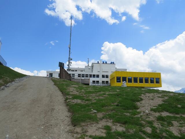 wir erreichen die Bergstation von Corviglia 2486 m.ü.M.